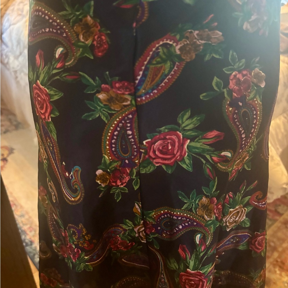 Vintage Gold Label Victoria's Secret Paisley Print Chemise. Size L.